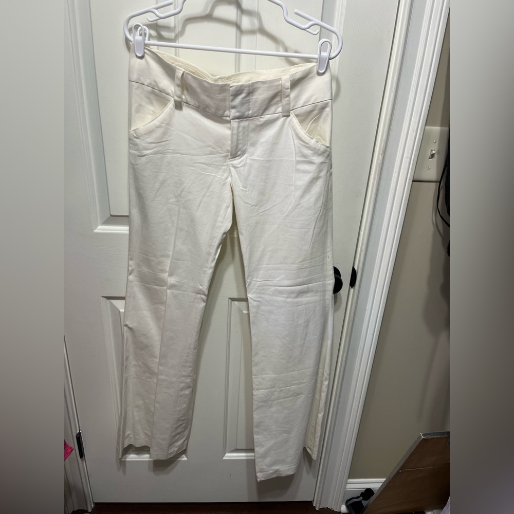 Alice+Olivia white dress pants. Worn once. Size 8. Comfortable and flattering!!